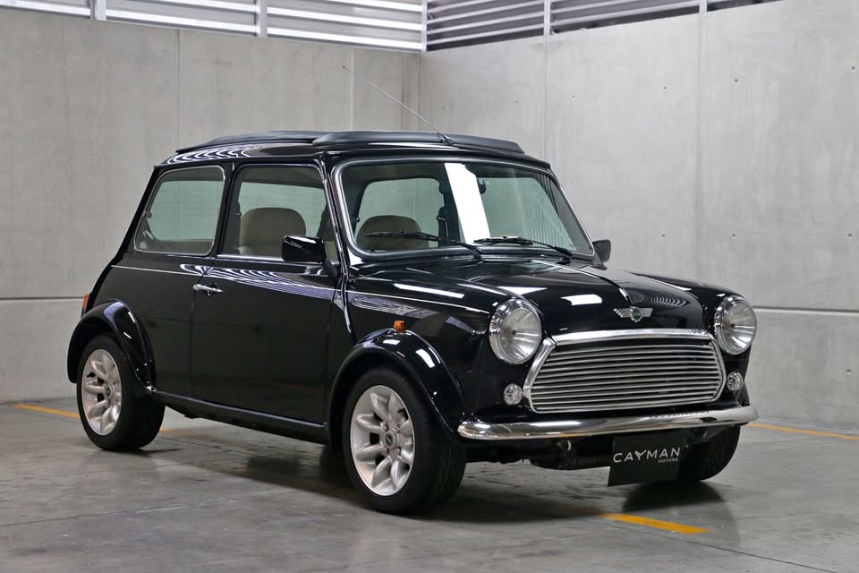 El motor de mi MINI estaba botando aceite y fallando en bajas. La rectificación fue perfecta, ahora corre como nuevo. ¡Parece otro carro en carretera!    Carlos S.    MINI COOPER